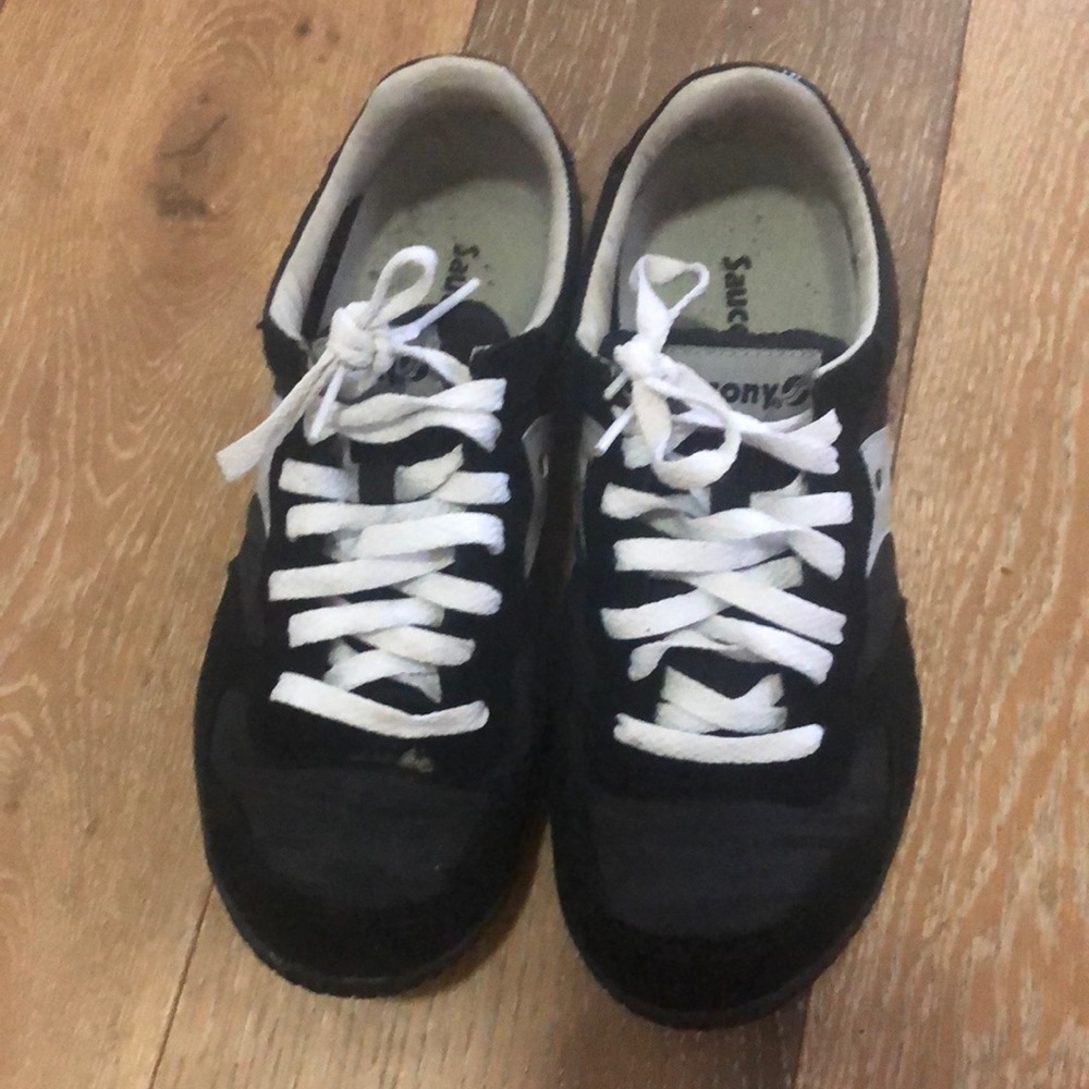 Saucony women’s bullet sneaker, size 8.